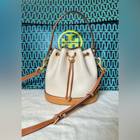 Tory Burch T Leather Bucket Bag - Limited Edition - Picture 7 of 10